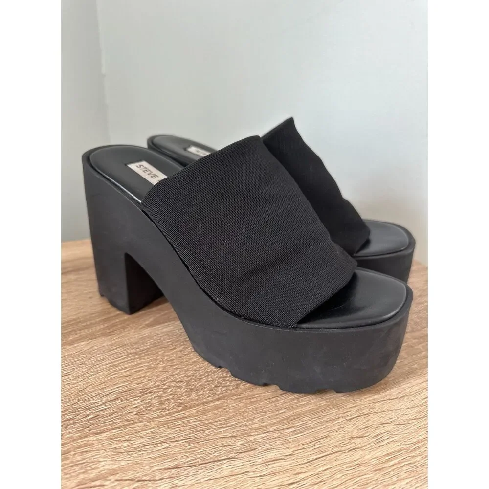 Steve Madden Sami Platform Sandal Size 37 / 6.5 Chunky Block Heel Y2K Black